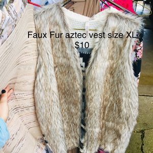 Faux fur vest aztec black back